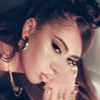 KeepingItJuicyy's profile picture. Kali Uchis 💋~ Laufey🍃~ Mitski 🌠 Latto 🍑 Megan 🔥~ Cardi 🦚~ Mariah 🦋 ~ Doja 🩸~ Lil' Kim 🐝~Beyoncé 🪩
Account got fking killed