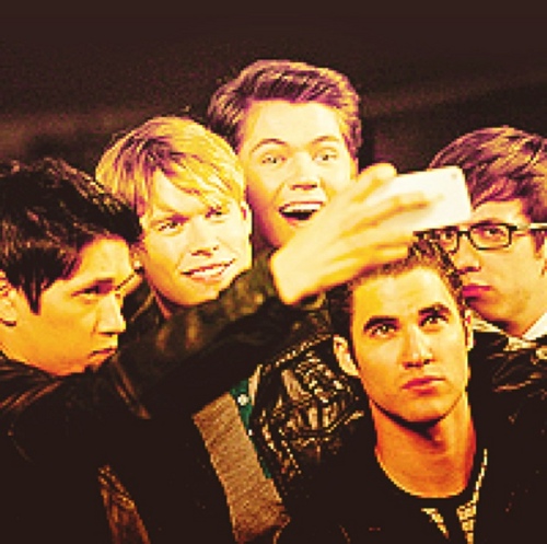 McGintyTeam's profile picture. Gleek. I love Damian McGinty. Glee is my world! Klaine Brittana Finchel ♥