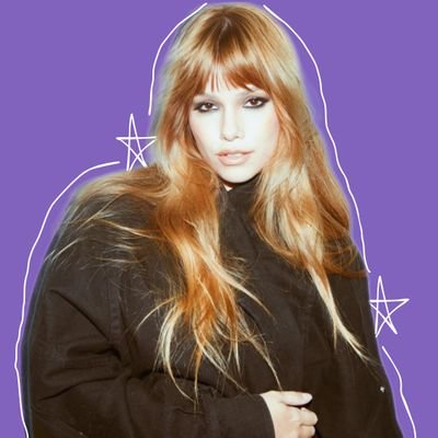 Atualizações, informações e notícias sobre a cantora, compositora e atriz Clarissa Müller.