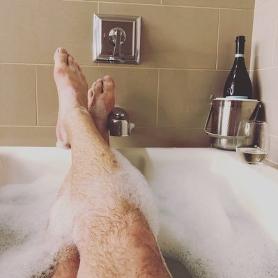 orallovebttm's profile picture. Seattle bttm who enjoys sucking more than he probably should 🤷🏼