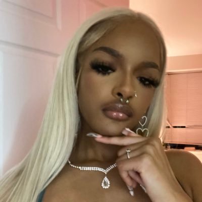 4min4hh's profile picture. 