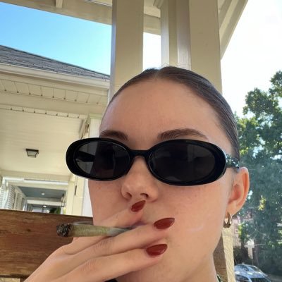 bigfanoffrogs's profile picture. gemini ☼ cancer ☾ scorpio ↑              she/her