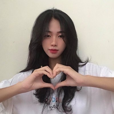 TztARbhnQE's profile picture. Dogs make life’s little moments extraordinary 🐶❤️ #SimpleJoy #HappySoul