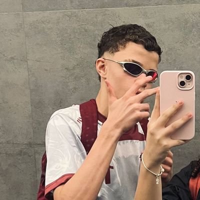 jotapee999's profile picture. ⚫👊🏻🔴