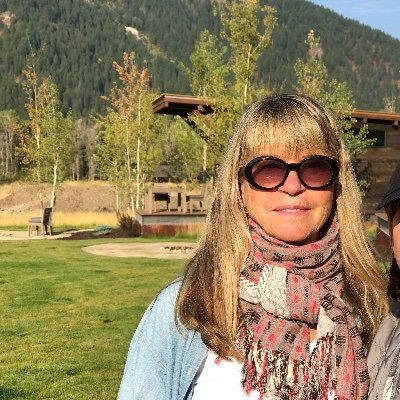 ninaS77151's profile picture. 