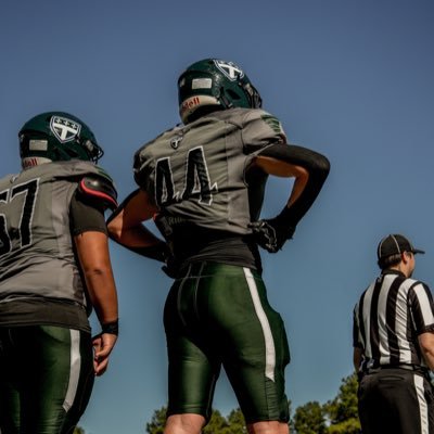 J2ck44's profile picture. Trinity Episcopal—DE + LB 6’2 |220 Lbs|-2026- 8044899374– Bench-285 Squat-425 Hang Clean-255 Jackson.brotherton@gmail.com-🏈🤼🥍—4.1 GPA