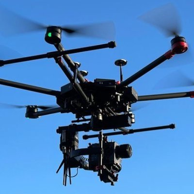 ドローンレースに憧れる🚁
今はまだドローン購入のために資金を貯め中💰
レースに出るのが夢で、毎日のように動画や大会の情報をチェックしている🧐
目標は、自分のドローンで空を飛ばし、あのスリルを味わうこと!
少しずつ、勉強も兼ねて練習用の機材を手に入れる予定😊