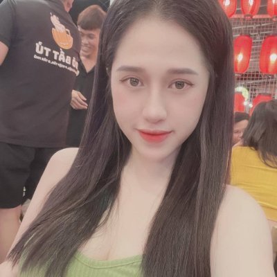 TRcGbBCDWq's profile picture. Cozying up with my cat on a rainy day 🌧️🐱 #CatLife #ContentHeart