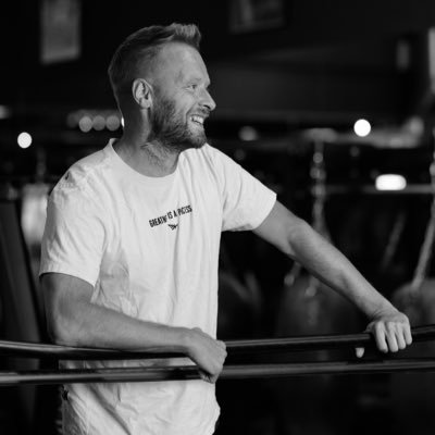 Boxing Fitness Coach & Educator▪️ I Help Coaches & Gyms Master: Boxing Programs, Mittwork & Business @ https://t.co/vZwl59ZA7E 🥊 YouTube 👇🏻