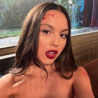 val (@folkloreqvalu) 's Twitter Profile Photo val (@folkloreqvalu) 's Twitter Profile Photo