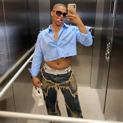 Tiktok @adonis_w | IG @adonis_w01 🇿🇦🏳️🌈 ✉️: bookingadonis01@gmail.com || Love Never Lies SA ⭐️@netflixsa #loveneverliesza