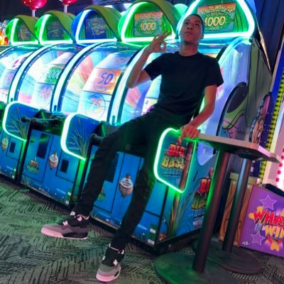 😈. 12/28 Capricorn ♑️. CHIRAQ RESIDENT 🔫. Honesty Is My Loyalty 🗣. REALITY TV STAR ⭐️- Creator/Owner Of FitForTV Network 👨💼