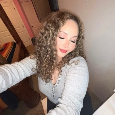 ezm3ri's profile picture. 