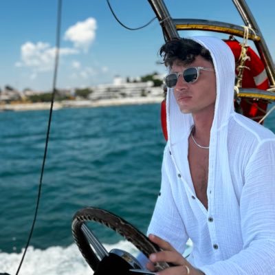 CanKahraman007's profile picture. Muğla Sıtkı Koçman Üniversitesi 🎓