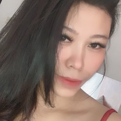nikkendyas's profile picture. 