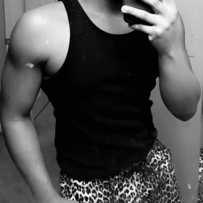 Entertain me and let me cum into your world 😈🔞 DMS are open for you 😎 Peep the Highlights 😏
