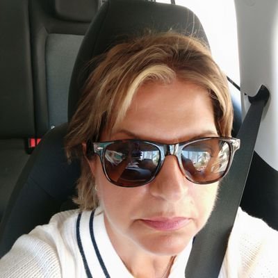 notorious traveller-chef-mother/ don't play with iron/ εκτιμώ το μπλακ (κ όχι το βλακ) χιούμορ!