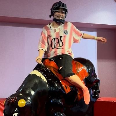 YjPMO7PlzS3842's profile picture. 