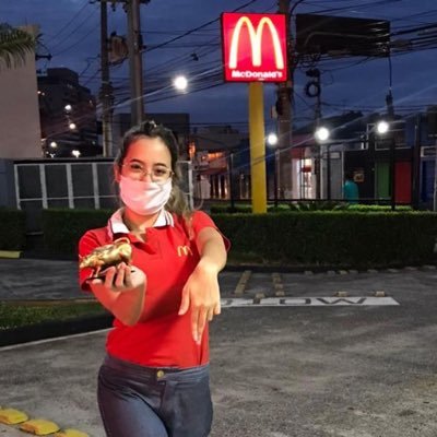 Roberta Abreu Personal blog Ex Funcionária do Mc Donald's à Trader | Investidora | Empreendedora 🏅 O Ouro está nos Stories!