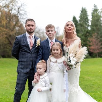 JamieSpencer92's profile picture. Jacob, Ella and Eva ❤️                                                                      #TwitterBlades ⚔️🔴⚪🔴⚪