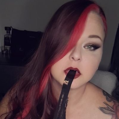 SkinSexy82's profile picture. SkinSexy82  is just living life, having fun, and trying to make as many people happy as possible.  I love to do makeup and hair with outfits and cook/grill/bake
