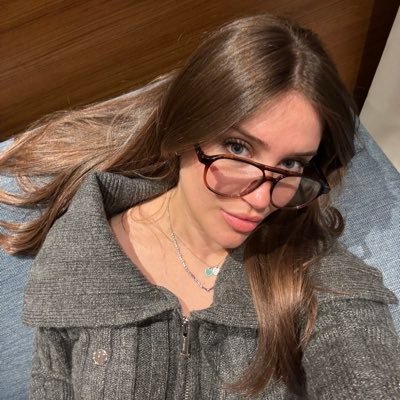 ecenftea's profile picture. 🧷🪩💿🩶🪙🛸🥄 searching for the answers