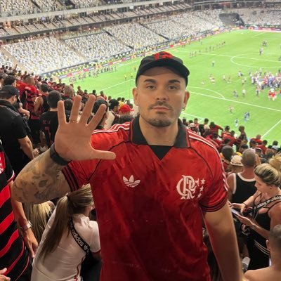 29 anos - Advogado -Religião: FLAMENGO - Adm @_LakersdaMassa