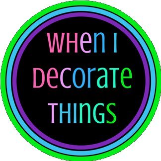 Elizabeth Knapp - WhenIDecorateThingsさんのプロフィール画像