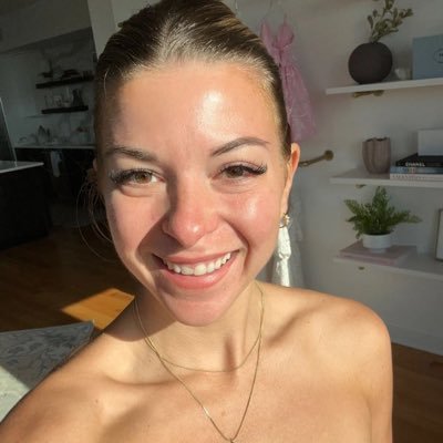 Entrepreneur🎙️happy optimistic😀fashion👗👜👠lifestyle👌🌷healthy food🥦🍍🍒fitness🏋️‍♂️🤸🏼‍♂️travelling🏝✈️
