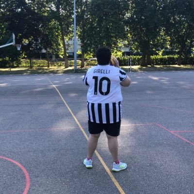 MariannaRna's profile picture. Gay af 🏳️‍🌈 - Juventina ⚽️ - She/Her 💁🏻‍♀️
