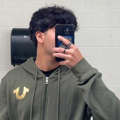 Alee_clemente's profile picture. 