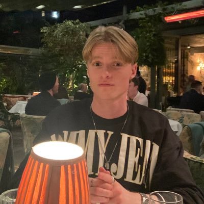 Aspiring Journalist
2nd Year student at City University of London
Check out my portfolio:
https://t.co/DRYfIPCe0Q
Photographer and Athlete