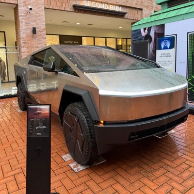 thom_choi's profile picture. I love Tesla, SpaceX, Starlink, Neuralink, xAI, X, Boring Company... $TSLA investor...FSD/Robotaxi/Energy/Teslabot, Tesla Owner.