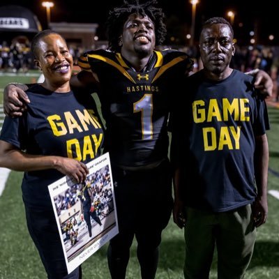 Alief Hastings High School ‘25 | defensive tackle @calfootball | QBs nightmare