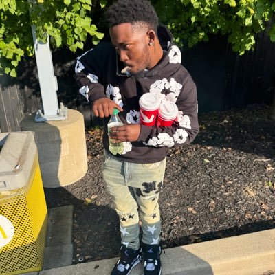Mrtrickbaggg's profile picture. STY DWN💲нearтleѕѕ $3tback🏚🖤#unbreakable🤕