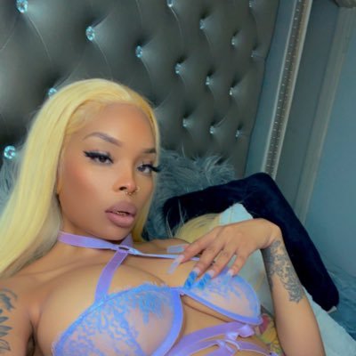 lesbian🌈😋💦 ✨ sc | queenandraa ✨ ig | __prettydeafbaee .. Known as DeafBae