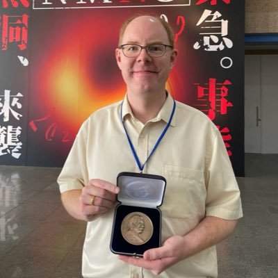사샤 트리페. MSc, PhD. Astronomer. Professor at @SNUnow. Factivist. Born at 332 ppm CO2. Signature: (+,-,-,-). Also: https://t.co/hpuVThMPyt