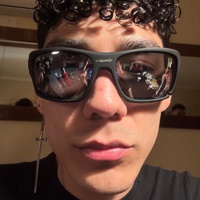 Esclavo del ritmo 😈Contenido explícito. Me gusta el arte en general (mas que nada la musica) y el sexo también es arte👄