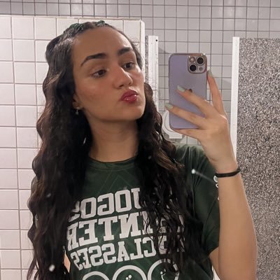 marinagfontenel's profile picture. Não me responsabilizo por absolutamente nada que eu posto nesse aplicativo. Posso twittar uma coisa hoje e amanhã discordar completamente do que eu mesma falei