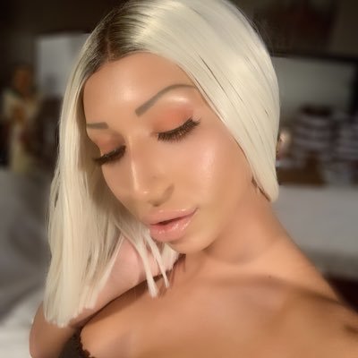 Exotic Blonde Bombshell • Trophy Winning Film & Feature Entertainer • Content Creator & Influencer