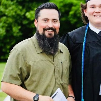 Romans 8:30. Kentucky native. Thankful for the gifts of Faith, Family, Golf, Cigars, and the 🇺🇲Red, White, and Big Blue Nation.