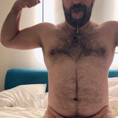 420bator here for the poppers and tiddies. please don’t add me on Skype 🔞bw: makemebust