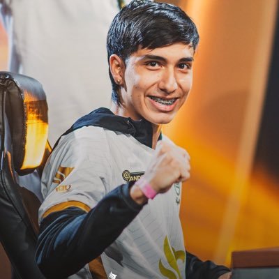 gercrack30's profile picture. Top 1 🇨🇴20 Top 9 Elibertadores 🇧🇷2024 ,Fc pro open Londres 🇬🇧, B/manga⚽️🎮 hago stream en Twitch https://t.co/AcHNxupa2Y