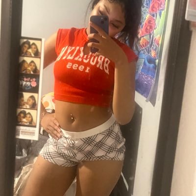 itsnaeofcc's profile picture. fuck et nigga ,get to the money bitch🙂     i just be yapping don’t mind me