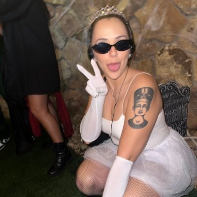 lilstoooopid_'s profile picture. i’m just a girl | 222