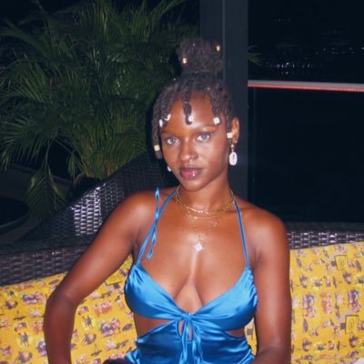 healing and living ✨a believer in the restorative power of community 🌱 Feminist.