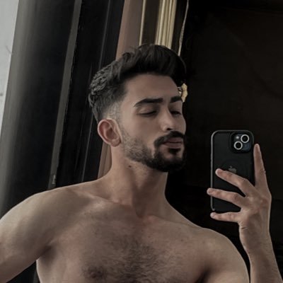 sinatorsss's profile picture. خسته و مشکوک