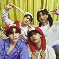 들꽃 (@st_rlight_muse) 's Twitter Profile