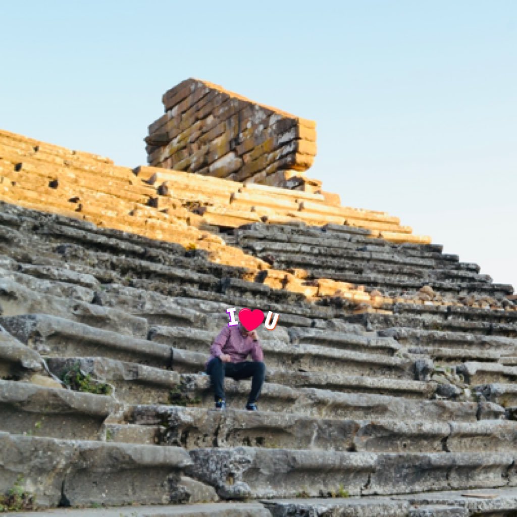 robickahveci's profile picture. 