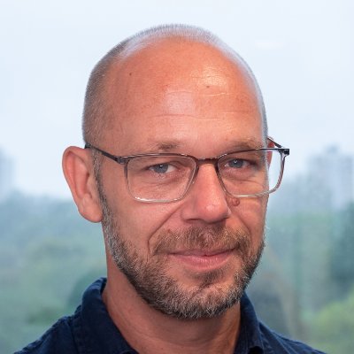 Research Software Consultant at Amsterdam UMC. I like FAIR software, open science, supporting healthcare, and surprising hummus recipes